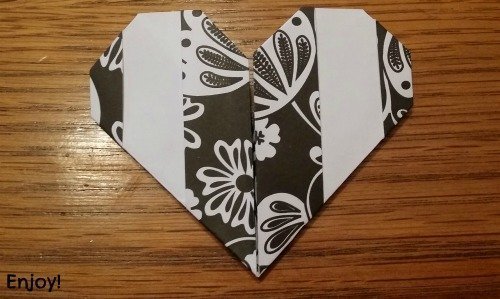 finished origami heart via mini van dreams