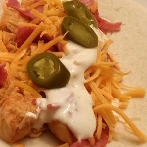 Bacon Ranch Chicken Wraps via Mini Van Dreams #recipes #easyrecipes #chicken