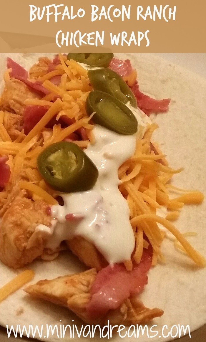 Bacon Ranch Chicken Wraps via Mini Van Dreams #recipes #easyrecipes #chicken