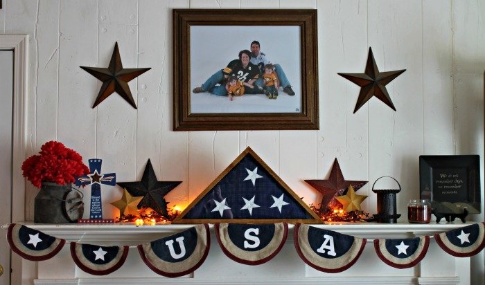 4th of July Mantle Decor with Oriental Trading via Mini Van Dreams #decor #orientaltrading #sponsored