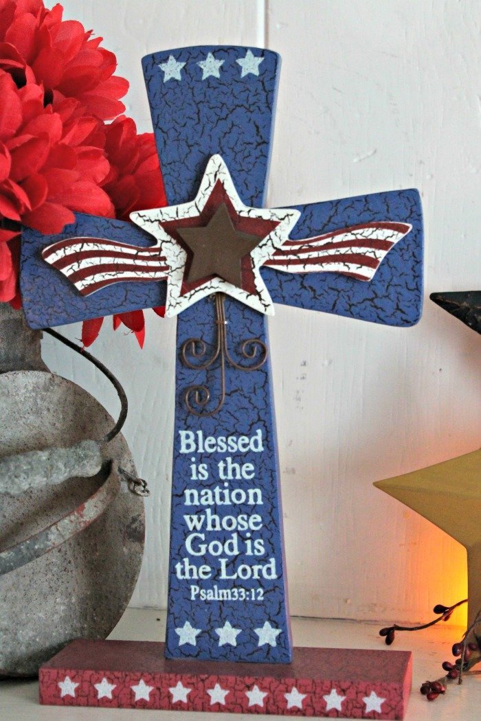 4th of July Mantle Decor with Oriental Trading via Mini Van Dreams #decor #orientaltrading #sponsored